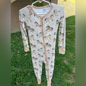 The Sleepy Sloth Horse-Print Baby Zip Sleeper in Beige